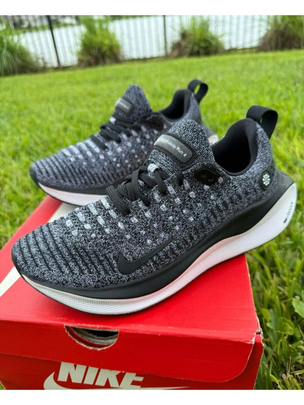 6.5 WOMEN'S NIKE REACTX INFINITY RUN 4 BLACK / WHITE DR2670-003 RUNNING SNEAKERS